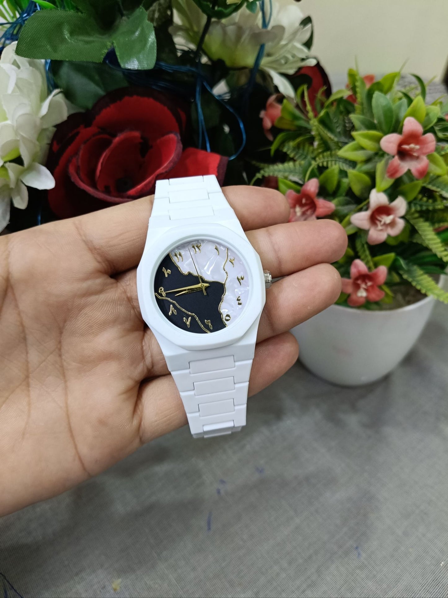 INSWORTHY Black Arabic Aura Watch – Premium Stainless Steel Luxury Watch with Arabic Dial & Gift Box for Men & Women